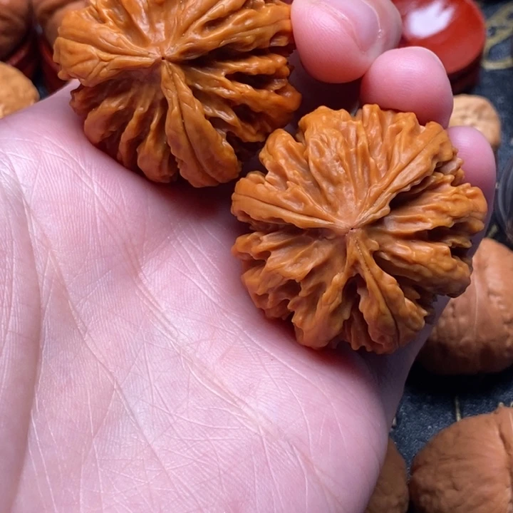 可***冰吊坠文玩核桃三棱