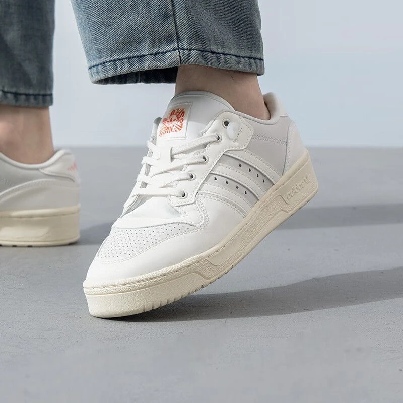 Adidas/阿迪达斯 经典百搭舒适防滑耐磨休闲板鞋 ID6272