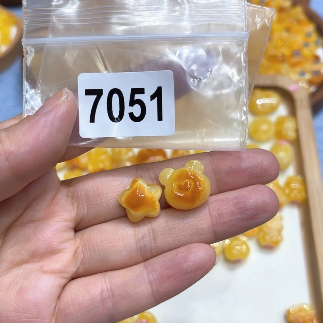 未镶嵌琥珀珠宝奇石