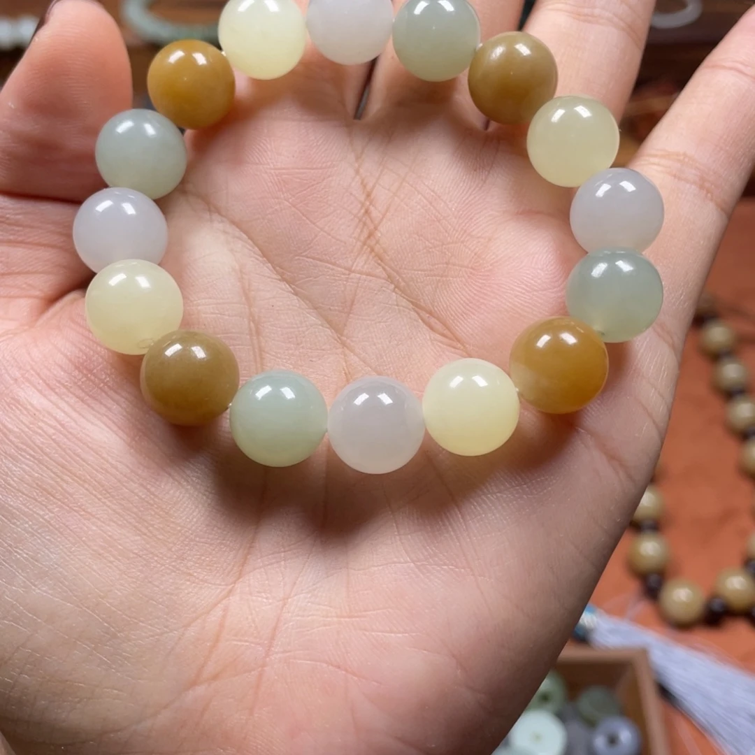 *****和田玉未镶嵌颈饰