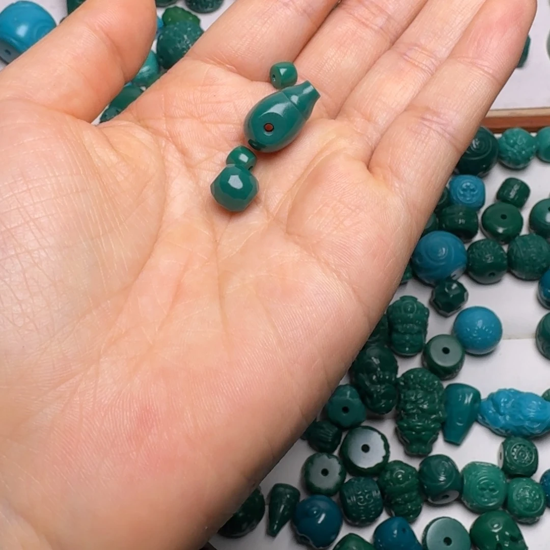 琉璃颈饰科技松配饰