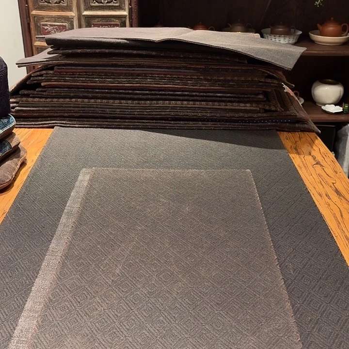 紫砂香云纱茶席百搭?***狗