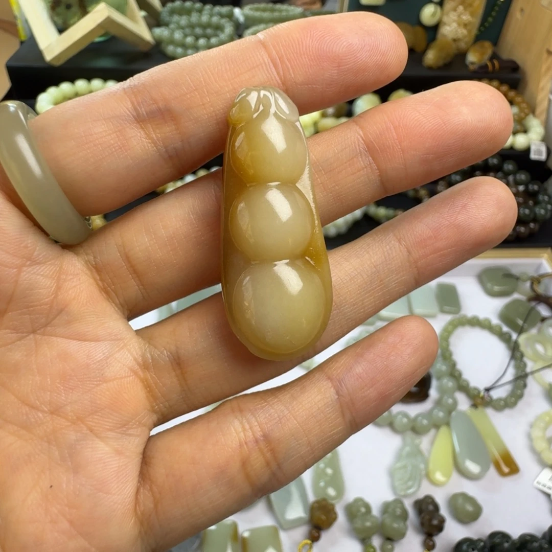 颈饰未镶嵌和田玉