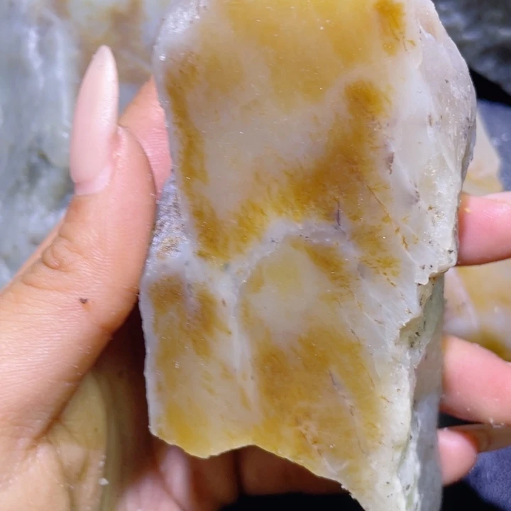 和田玉未镶嵌珠宝半成品