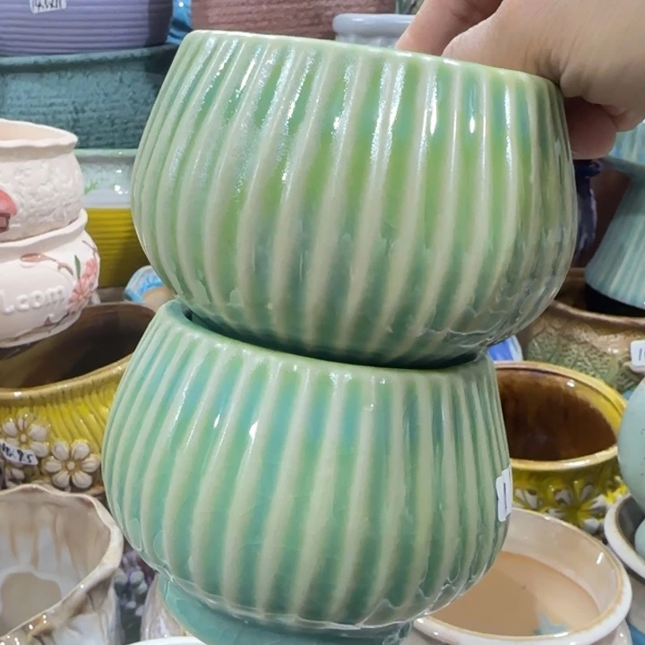 凑9块包邮，有孔，陶瓷花盆