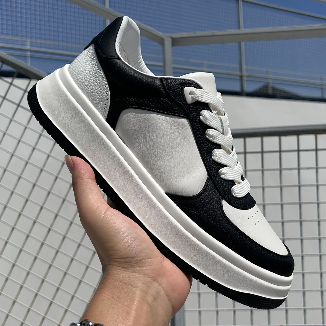 2025秋季新款韩版百搭黑白熊猫色青年低帮系带厚底休闲牛皮男鞋