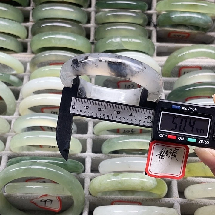 未镶嵌蛇纹石玉手镯 103
