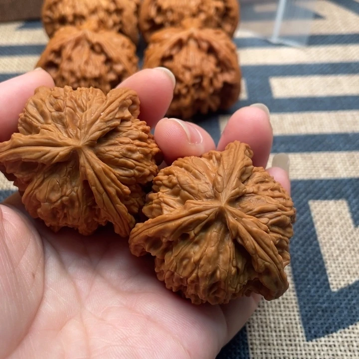 万***。核桃白狮子43核桃