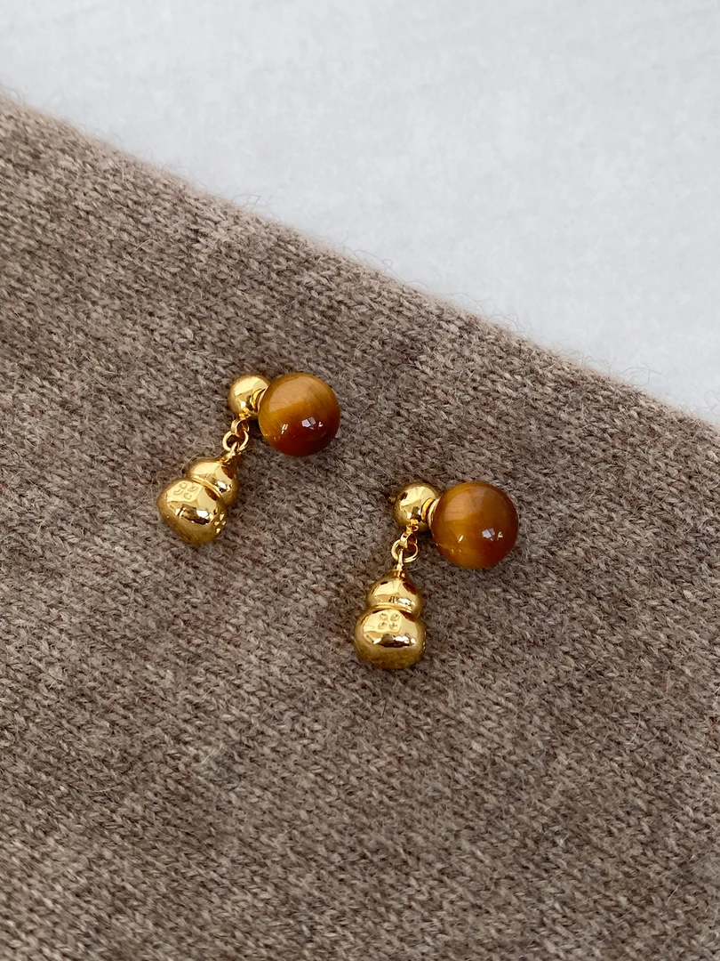 铜合金耳饰 秋冬美拉德虎眼石福禄葫芦耳钉女新中式精致耳环耳饰