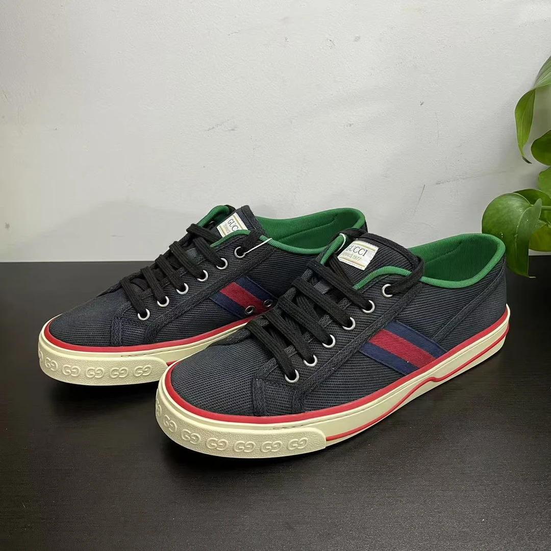 95新 GUCCI/古驰 41.5/42.5欧码做旧黑色1977板鞋/百搭/时尚