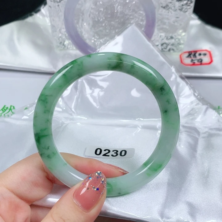 翡翠手镯（圆镯）未镶嵌圆条0230