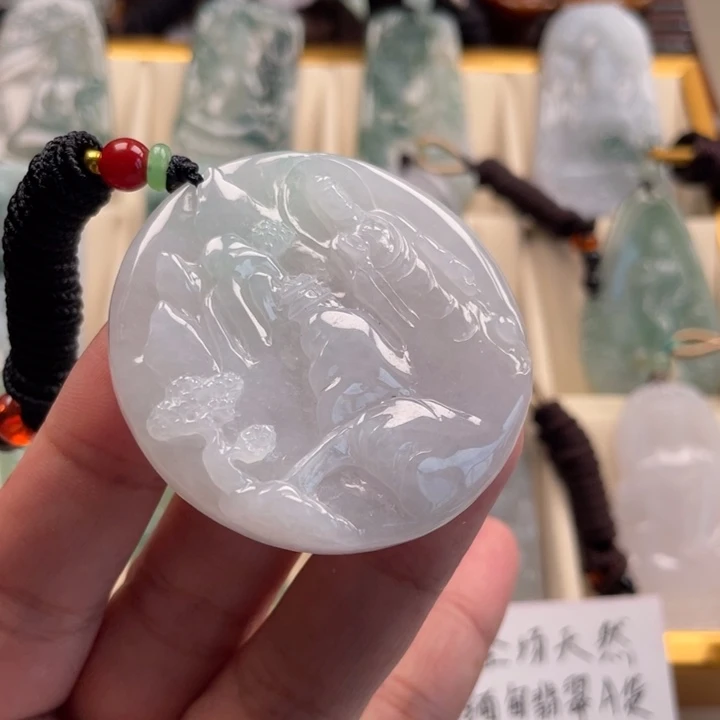 翡翠未镶嵌颈饰玉