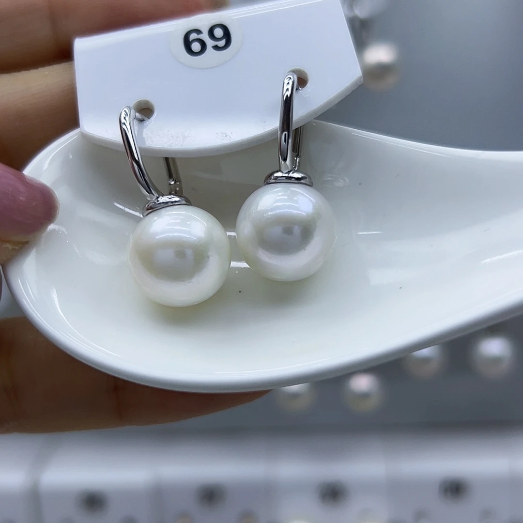 银S925镶嵌耳钉淡水珍珠好****?