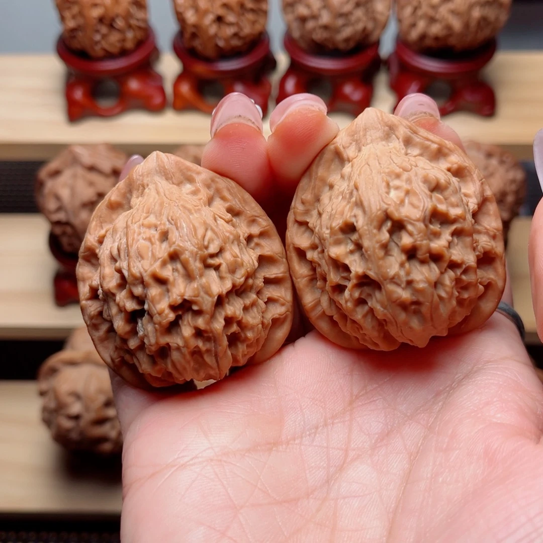 把件文玩核桃红狮子