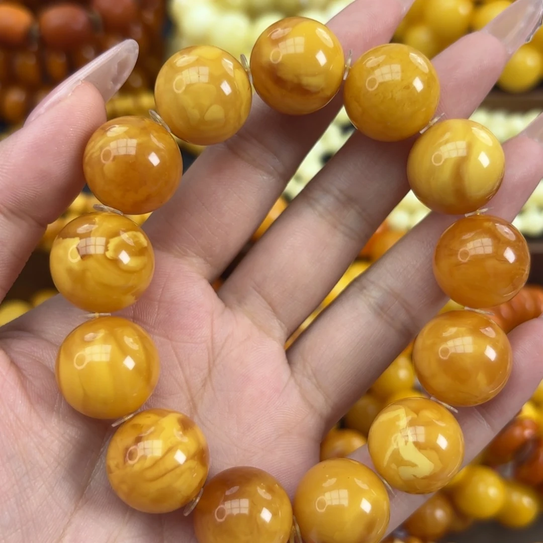 齐***赵未镶嵌颈饰琥珀蜜蜡