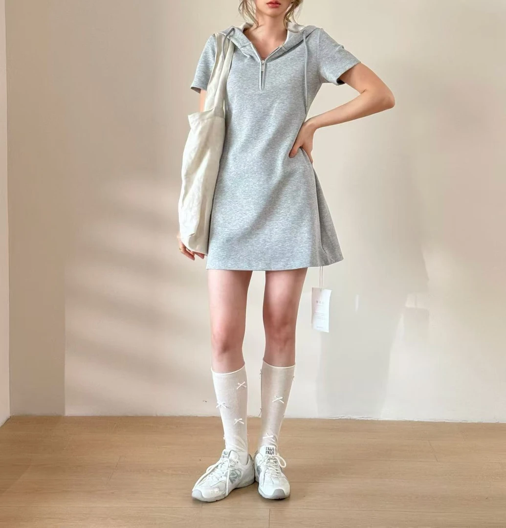 4290号2336#纯色简约连帽休闲半拉链短袖连衣裙