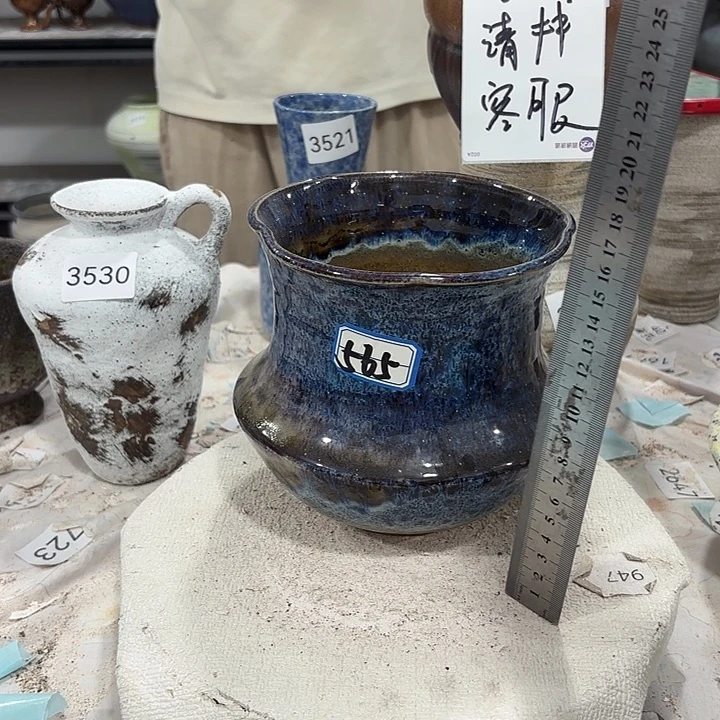 摆件高15，口14，有孔565