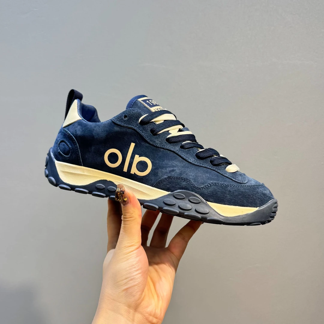 男鞋2025秋冬爆款运动休闲鞋男款潮流百搭阿甘鞋厚底轻便男生鞋子