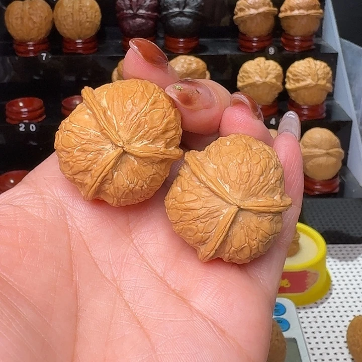 文玩核桃把件三棱…………21号