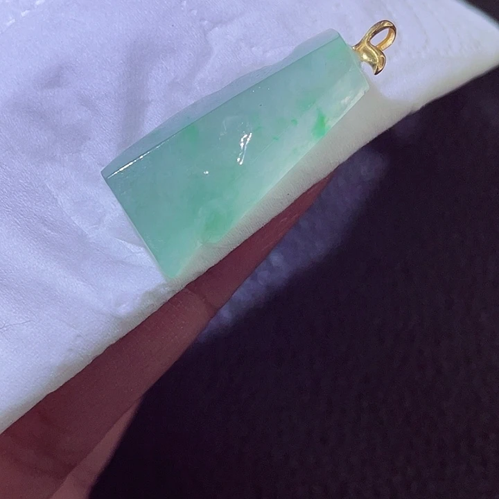 颈饰18K金镶嵌翡翠翡翠