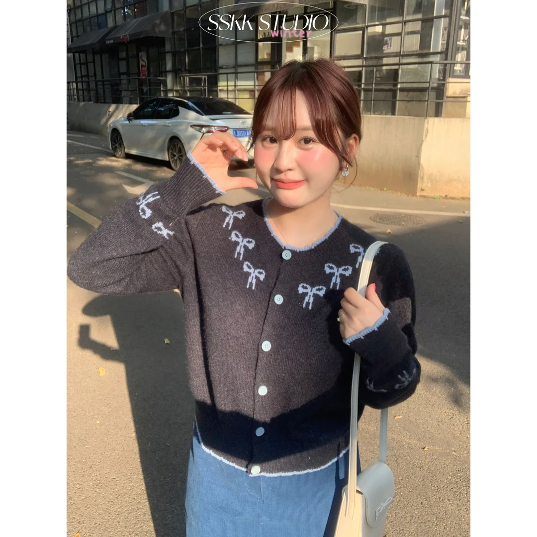 KMZY/KMZY山_山【秋冬蓝调】微胖韩版显瘦慵懒氛围蝴蝶结钩花毛衣女