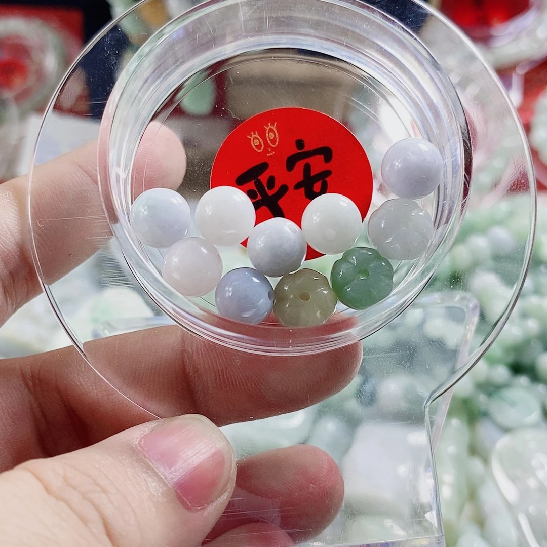 颈饰未镶嵌翡翠天然