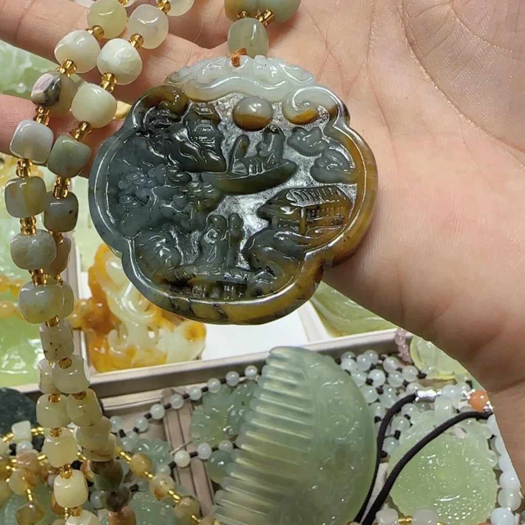 未镶嵌蛇纹石玉吊坠张*猪