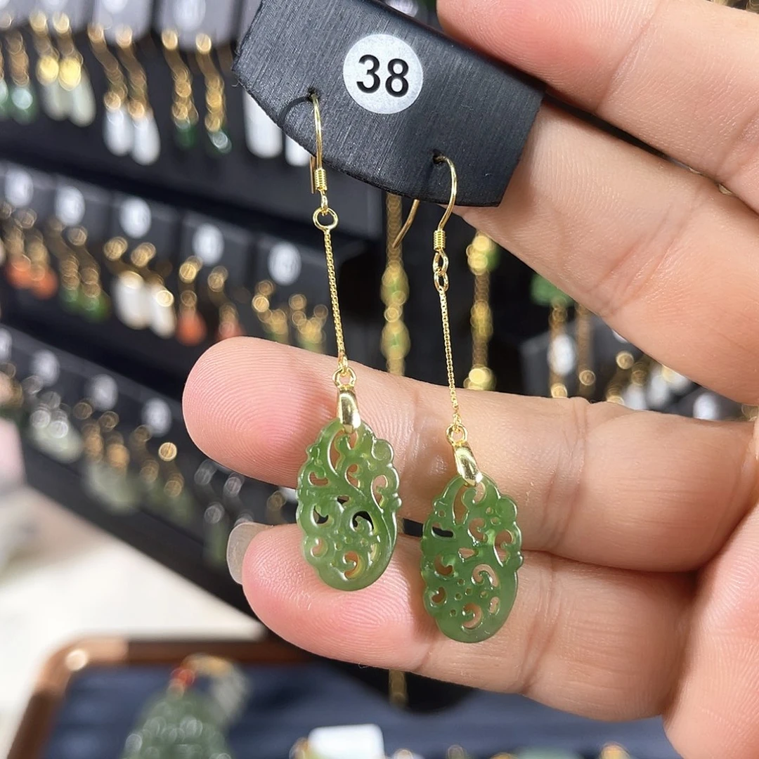 赫***娜银S925镶嵌和田玉耳饰