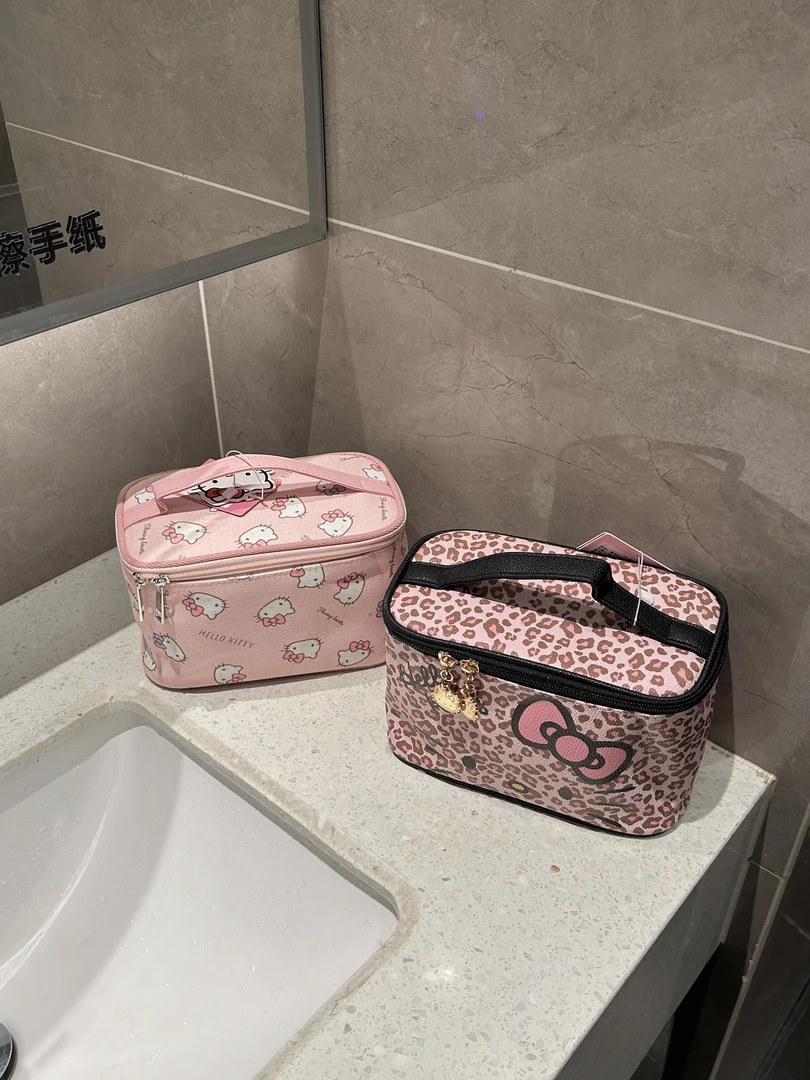 helloKitty正版可爱豹纹可爱风大容量化妆包收纳箱化妆包女大容量