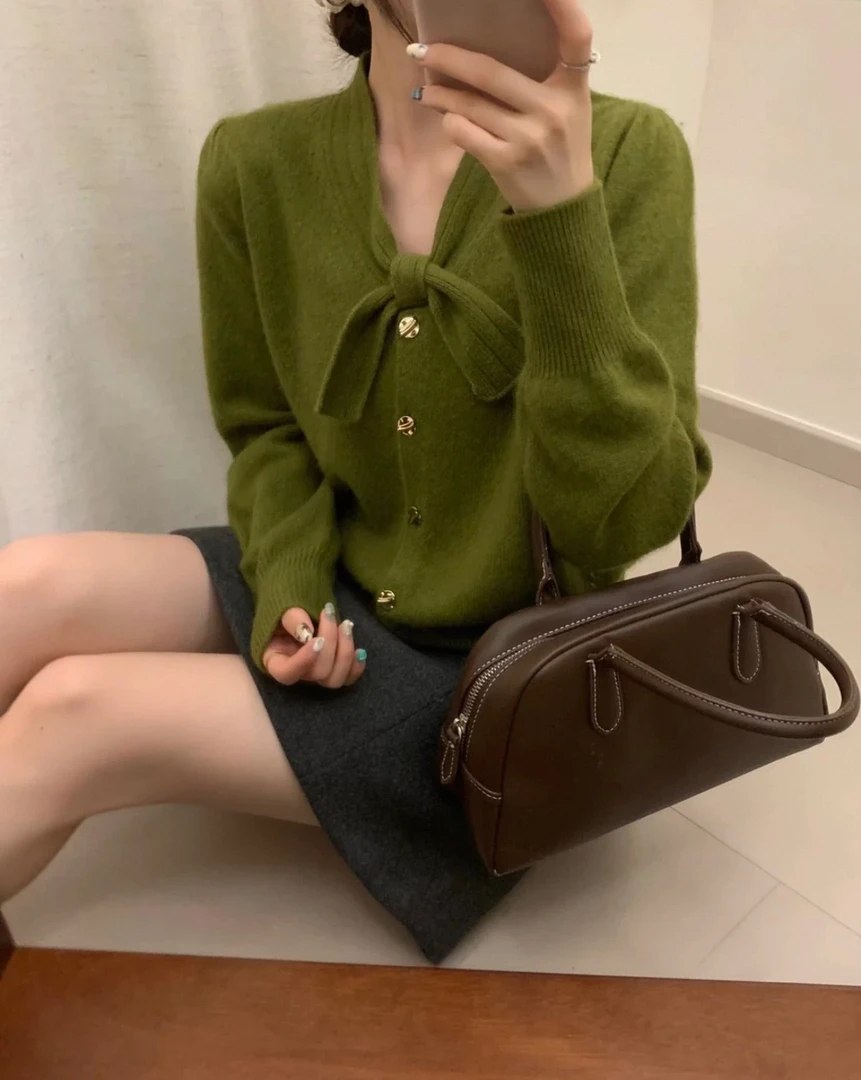 MGN25秋冬新款女【羊毛琥珀流光少女感】蝴蝶领时尚气质羊毛衫