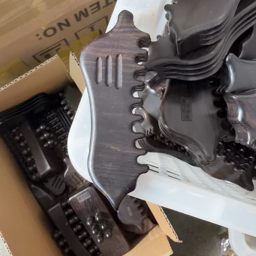 紫光檀小号面部梳子瑕疵