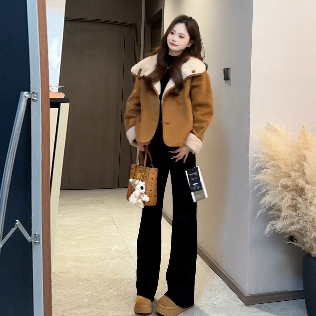 焦糖色翻领短外套女秋冬宽松显瘦毛毛加绒加厚双面穿时尚气质大衣