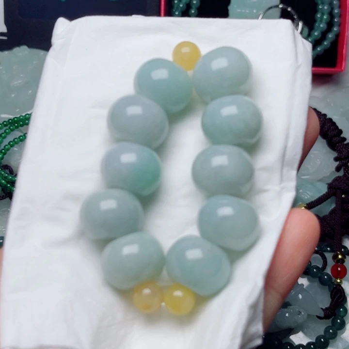 颈饰未镶嵌翡翠挂件