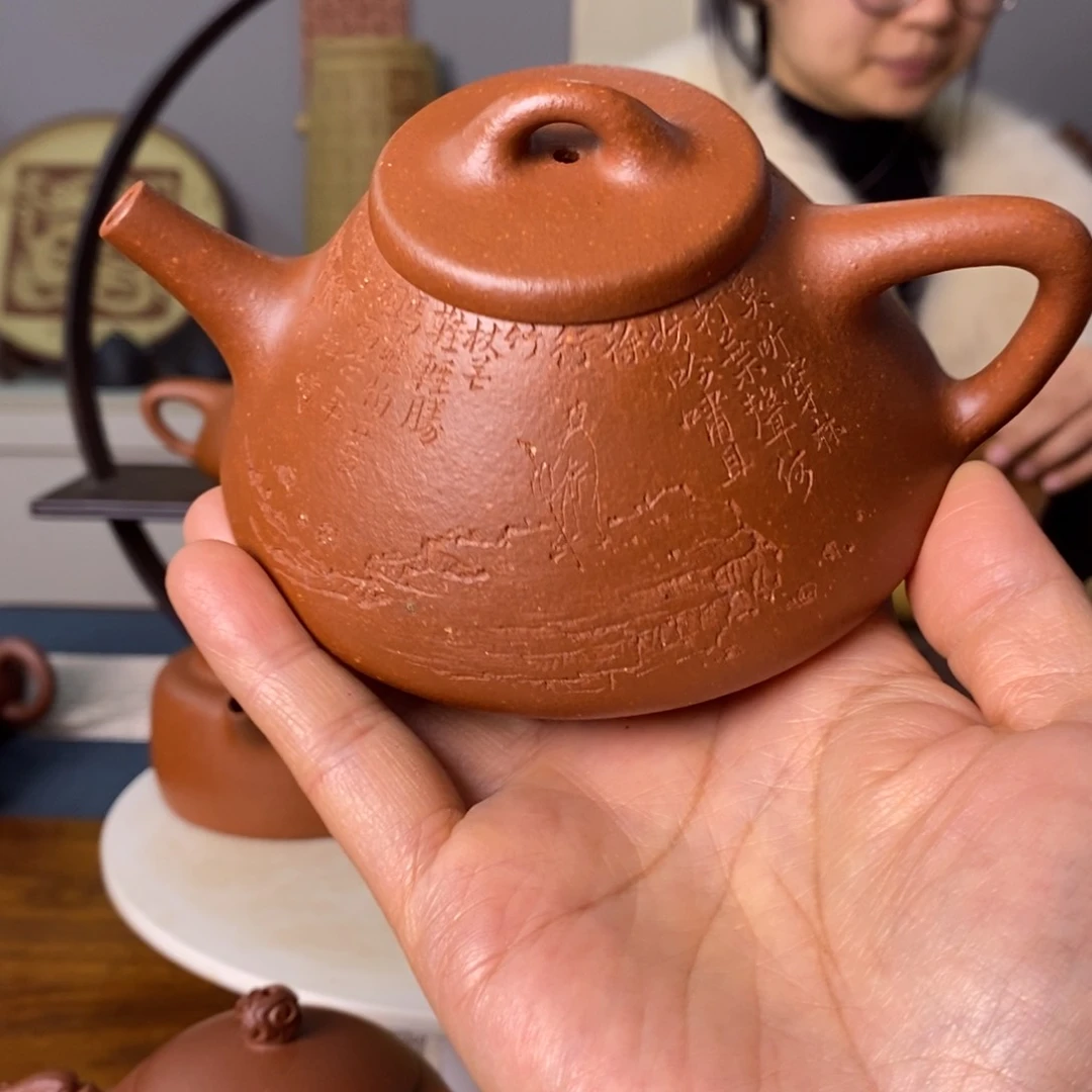 紫砂茶壶M****。宜兴紫砂艺术工作室微瑕壶
