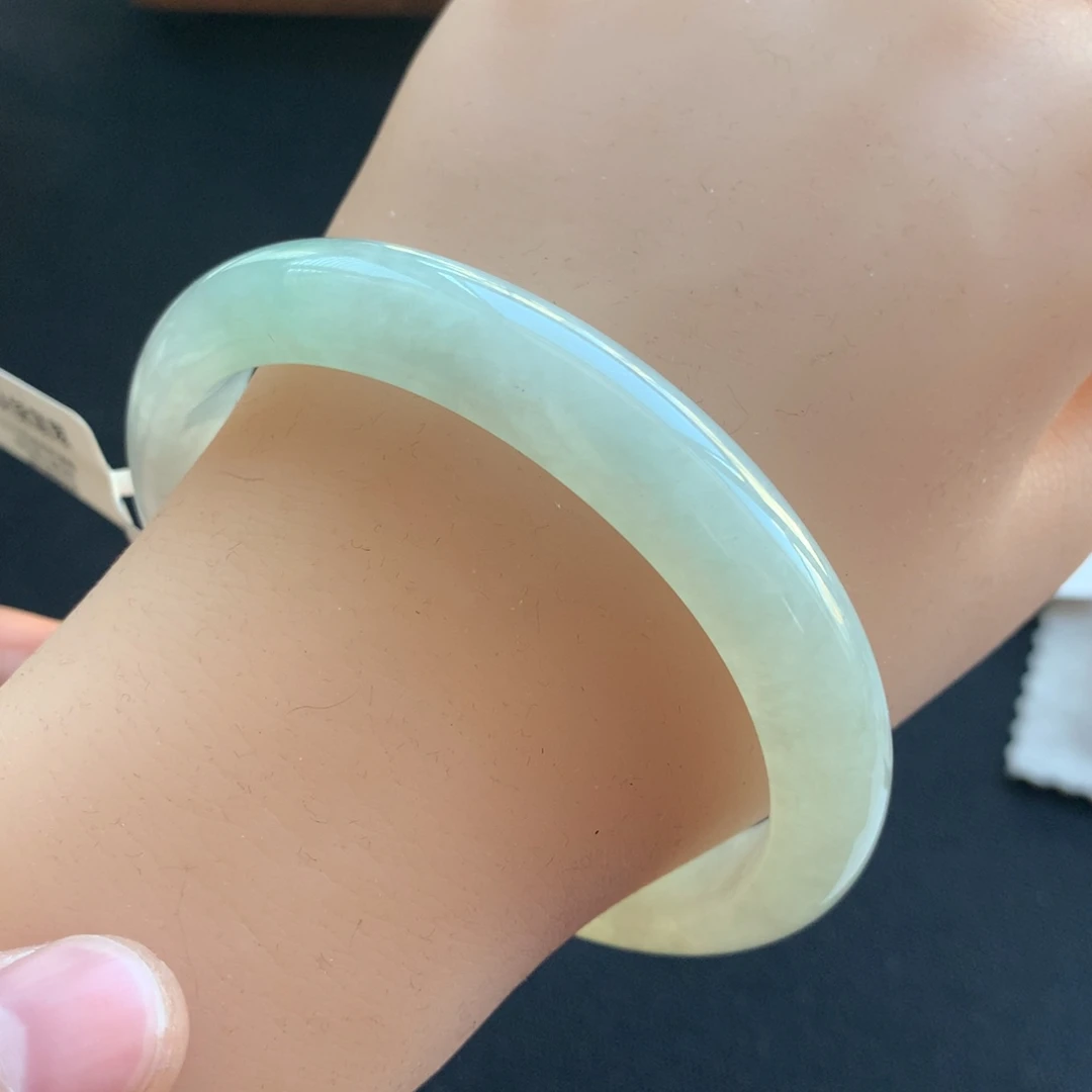 翡翠未镶嵌手镯23号60.8贵