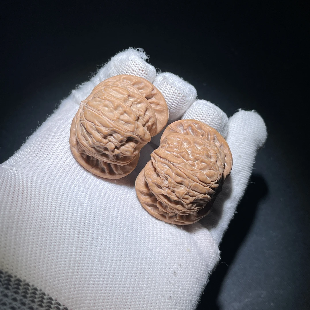 600蓟县战鼓狮子头文玩核桃油性足分量轻尺寸:边40肚38高30