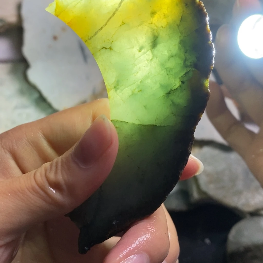 颈饰未镶嵌翡翠天然