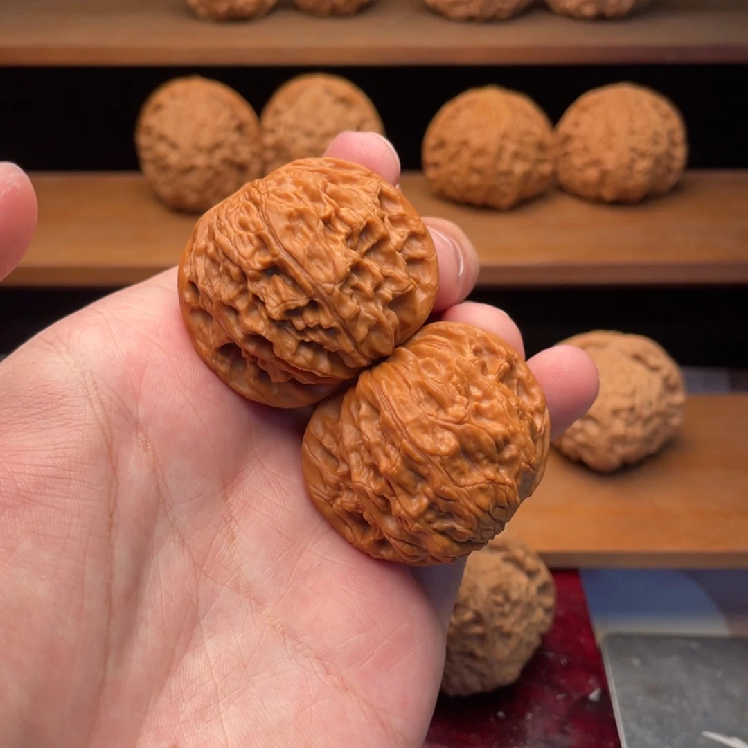 文玩核桃把件41原装山地红皮正磨41克