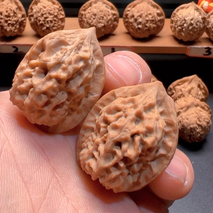 真***煩吊坠文玩核桃龙骨