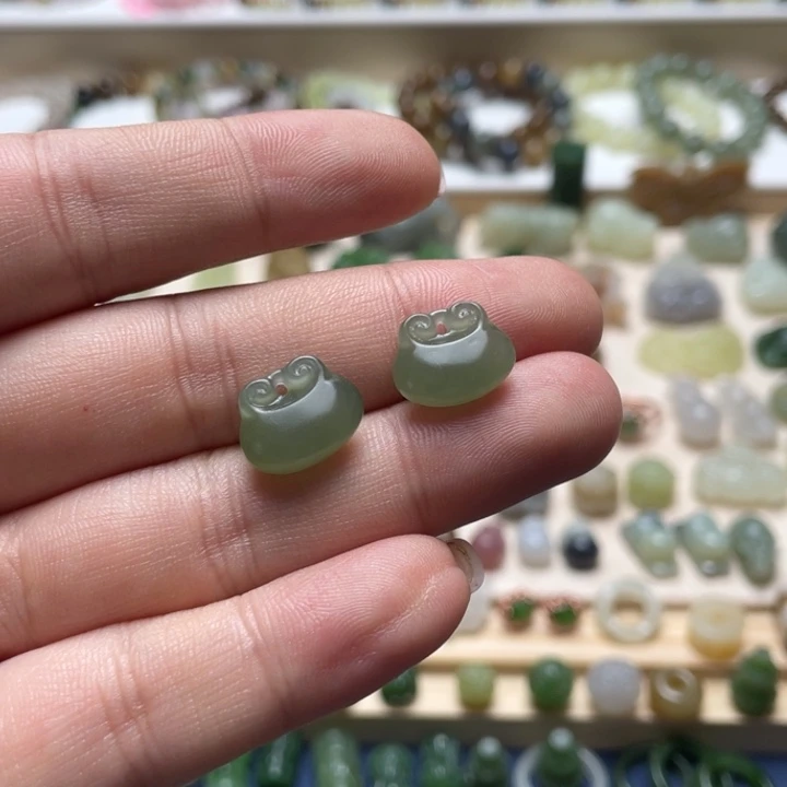 吊坠(不含链)未镶嵌和田玉一对