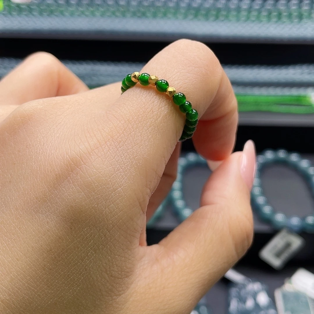 翡翠未镶嵌颈饰戒圈