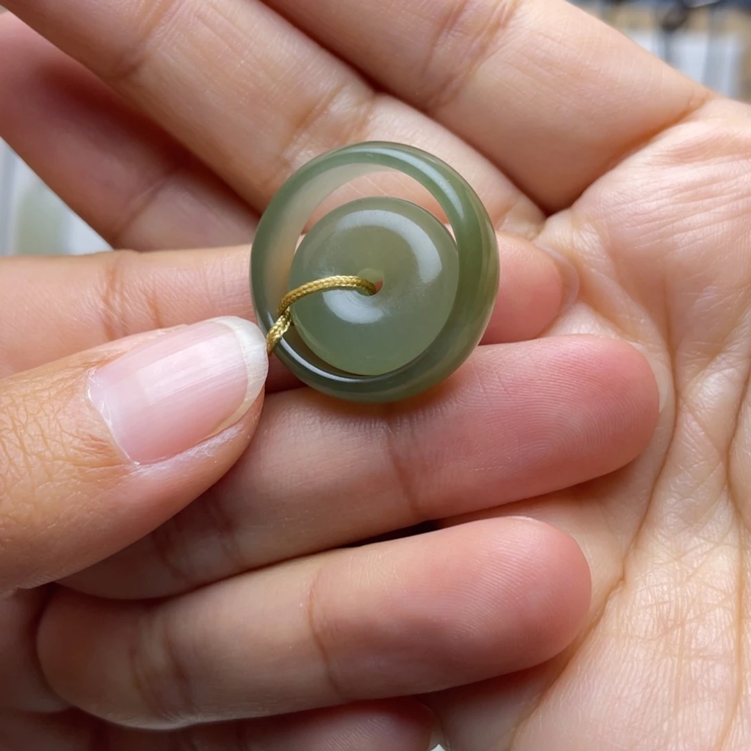 和田玉未镶嵌吊坠(不含链)