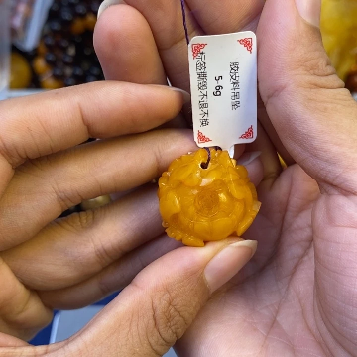 琥珀未镶嵌珠宝奇石