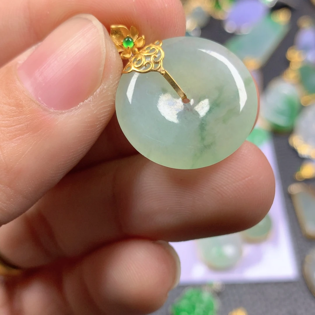 【闪购商品】翡翠颈饰18K金镶嵌翡翠