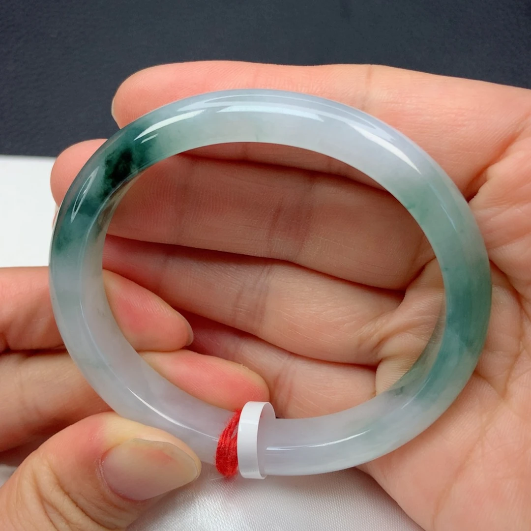 翡翠手镯未镶嵌56圈贵妃