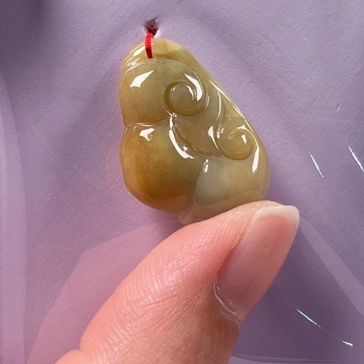 翡翠未镶嵌颈饰如意吊坠