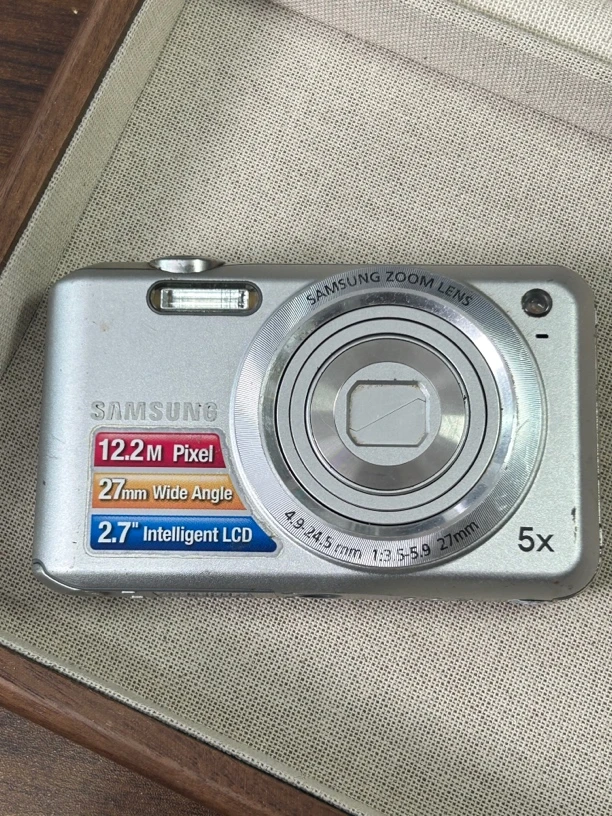 9新 Samsung/三星 es70 银色 成色一般 复古ccd数码相机