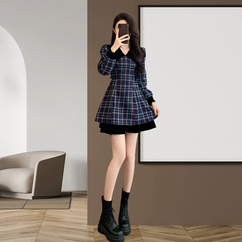 洋气减龄娃娃领格纹连衣裙秋季新款学院风复古收腰显瘦长袖a字裙