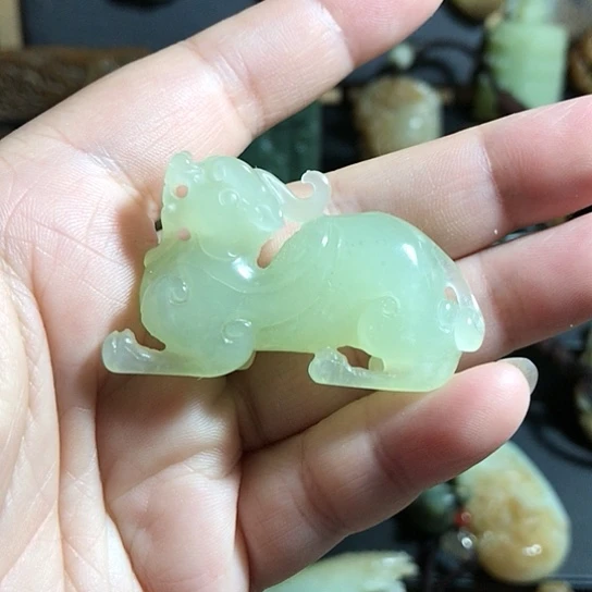 未镶嵌蛇纹石玉颈饰