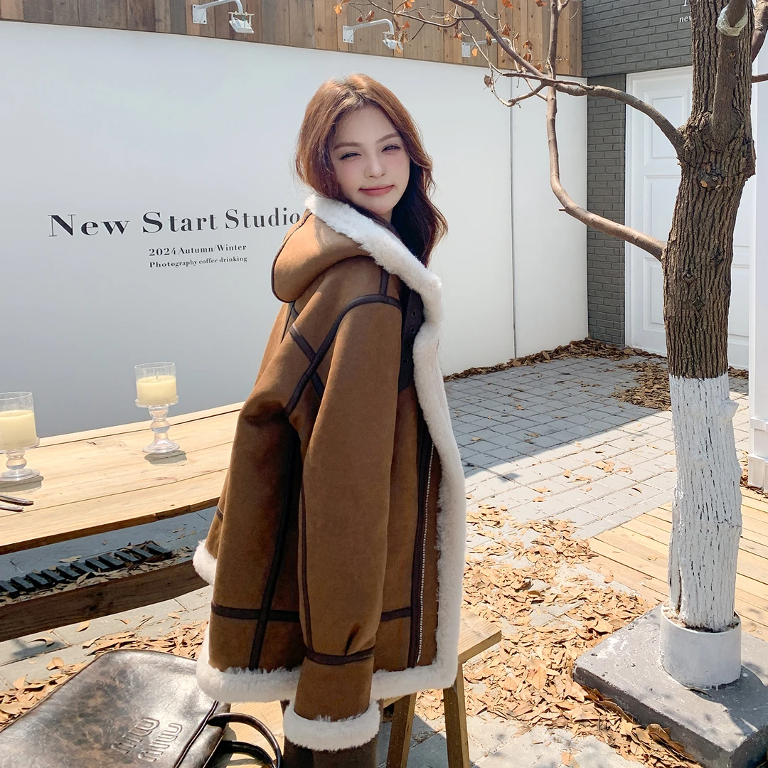 美拉德棕色设计感加厚麂皮绒外套女2025冬季新款复古拼接机车夹克